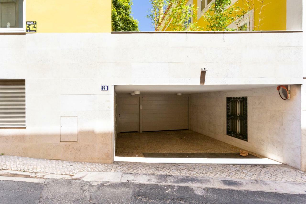 Lisboa Altido Bright And Elegant 1Br Home With Workspace And Huge Terrace In Pena, Close By Viewpoint المظهر الخارجي الصورة