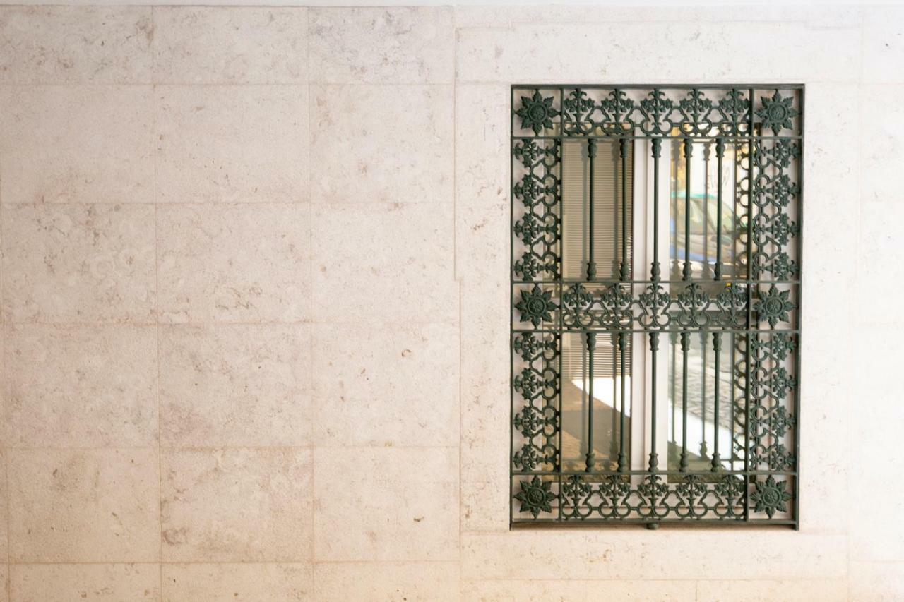 Lisboa Altido Bright And Elegant 1Br Home With Workspace And Huge Terrace In Pena, Close By Viewpoint المظهر الخارجي الصورة