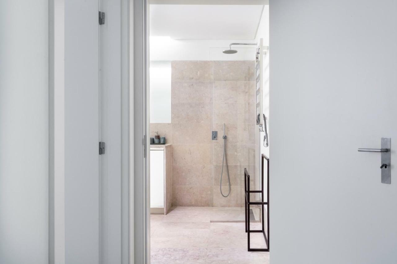 Lisboa Altido Bright And Elegant 1Br Home With Workspace And Huge Terrace In Pena, Close By Viewpoint المظهر الخارجي الصورة