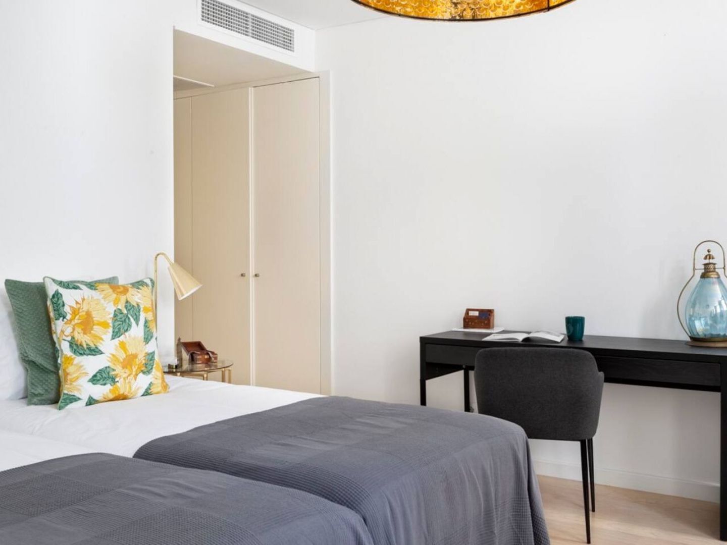 Lisboa Altido Bright And Elegant 1Br Home With Workspace And Huge Terrace In Pena, Close By Viewpoint المظهر الخارجي الصورة