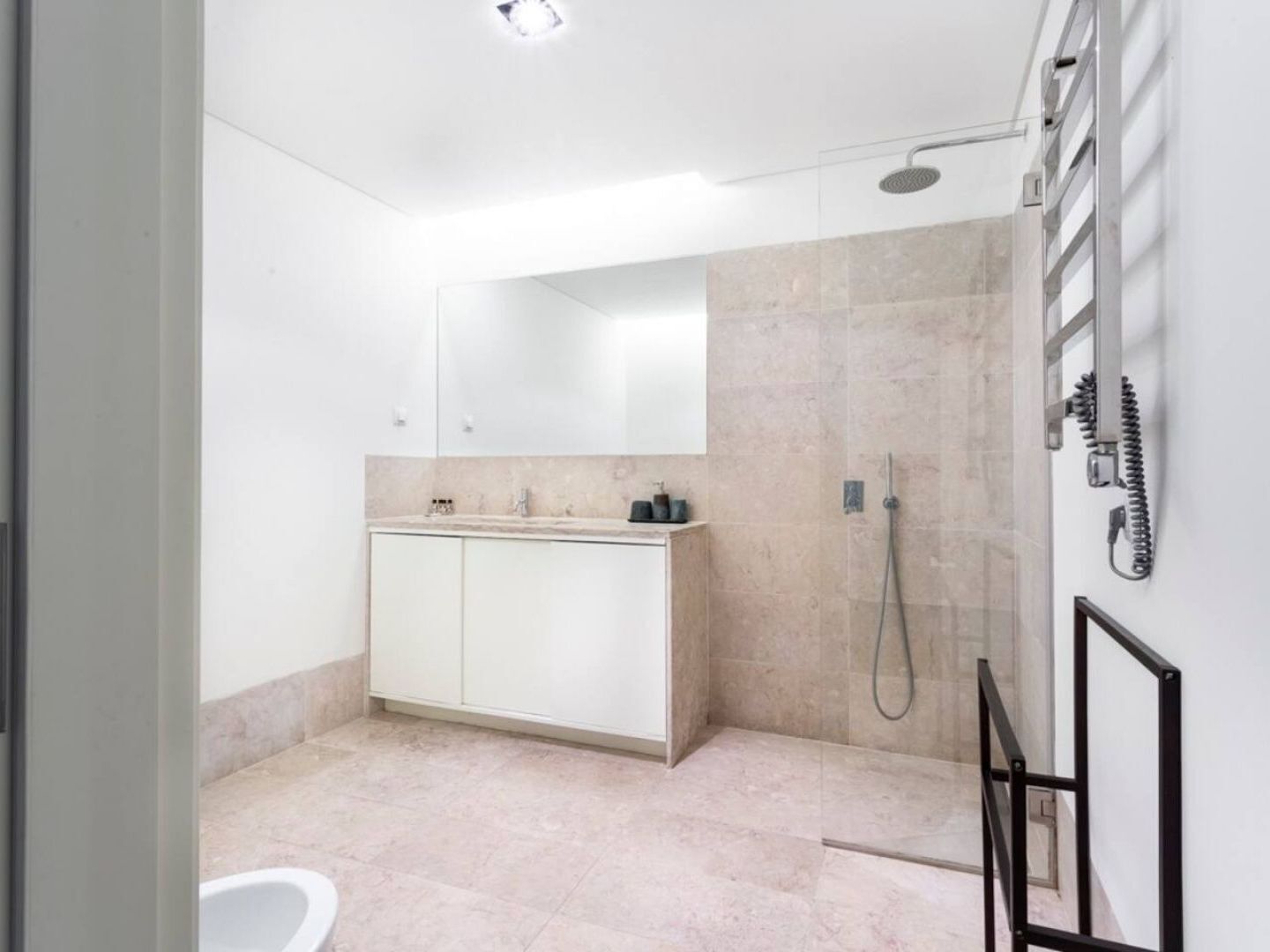 Lisboa Altido Bright And Elegant 1Br Home With Workspace And Huge Terrace In Pena, Close By Viewpoint المظهر الخارجي الصورة